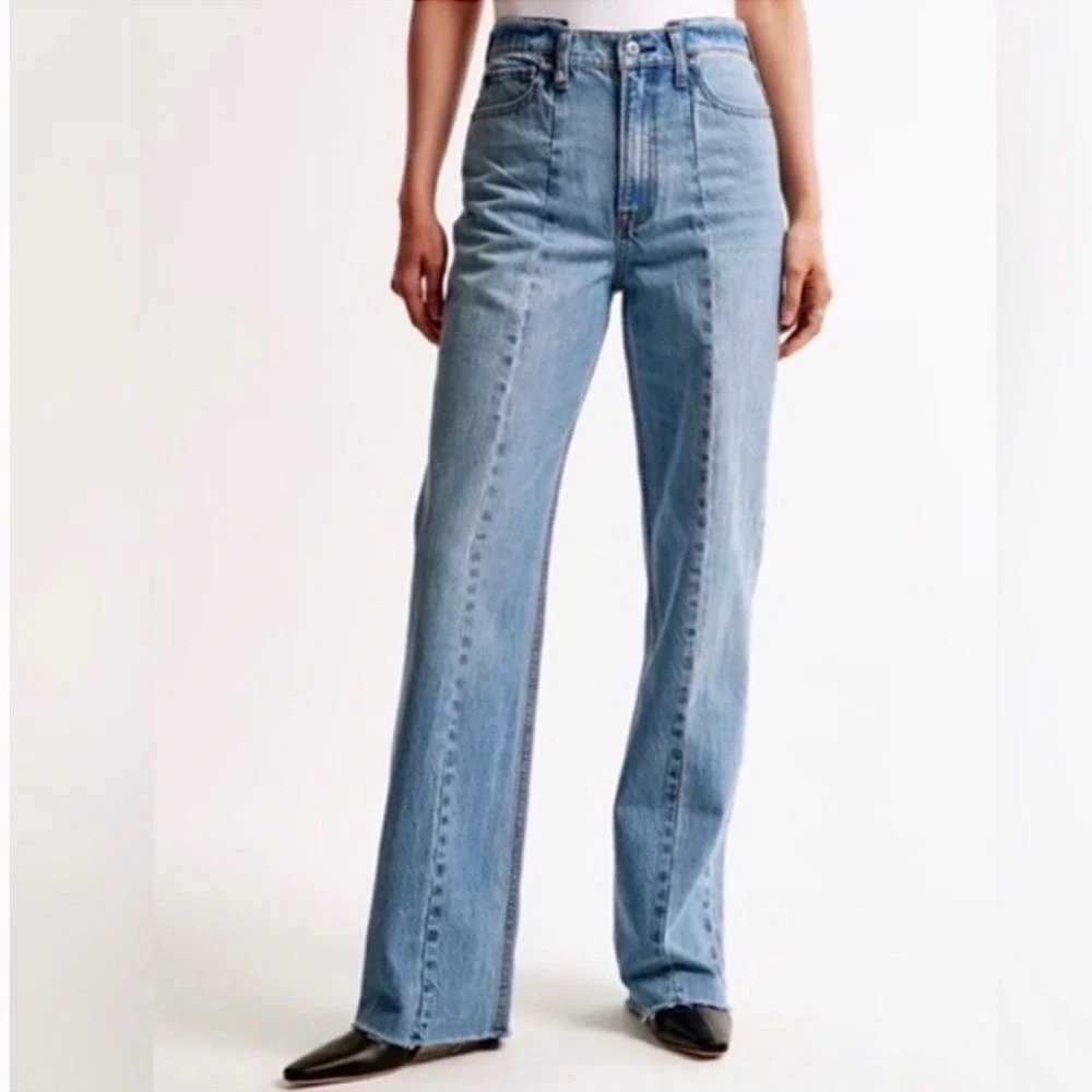 Abercrombie & Fitch Curve Blue Medium Wash High Rise 90's Relaxed Jeans 30 / 10R